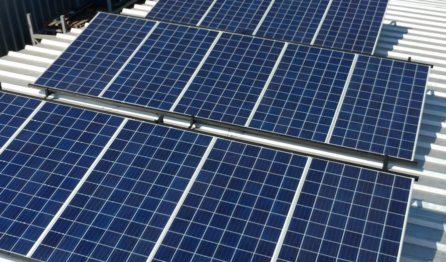 DEGRAF comienza instalación de sistema de energía solar en su planta de reciclaje
